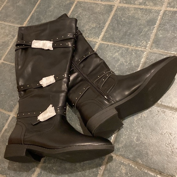 NWT! Designer Yara Flat Boots by Just Fab, size 9 wide calf! - Picture 2 of 5